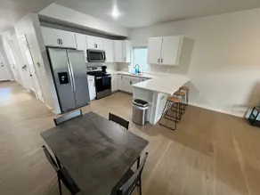 408 Unit Entire 3 Bedroom Townhouse - Image 5