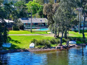 Bayside Hideaway - Image 2