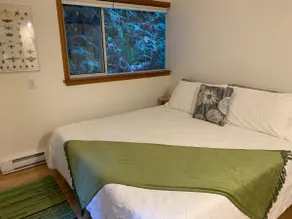 Thimbleberry Suite | Cozy Forest Stay Near Ganges - Image 5