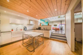 The Flow: 200 m² gîte (5 bedrooms) in the heart of Metz - Image 4