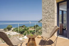 Seafront Luxury Villa | Private Beach | Jetted Tub - Image 5