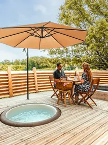 ”Céleste” cabin with hot tub - Image 5