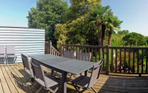 Beautiful 4 Bedroom Townhouse with Garden and Pool - Image 2