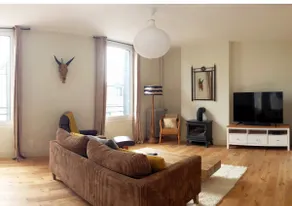 Beautiful 4 Bedroom Townhouse with Garden and Pool - Image 4
