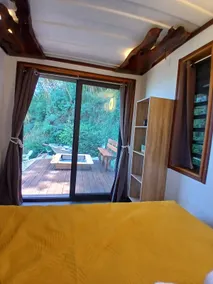 Fare Ohiti, face au spot de surf de Haapiti - Image 3