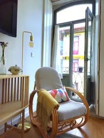 Almada Balcony Bliss in Hist. Top-Cozy W/ AC - Image 4