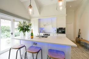 Beautiful retreat by the River Severn with parking - Image 4