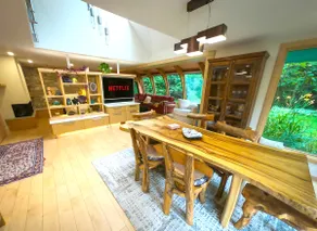 Riverside Retreat with Sauna & Hot Tub in Elora - Image 3