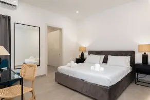 Stylish 1BR APT with Terrace - Image 4