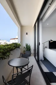 Stylish 1BR APT with Terrace - Image 3