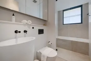 Sleek 1BR Apartment w Skylight near Coogee Beach - Image 4