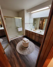 Relaxation meets comfort HERE at Redwood Inn - Image 5