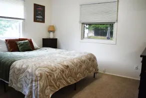Cozy Family Home free WI-FI, Fenced Yard near I-90 - Image 3