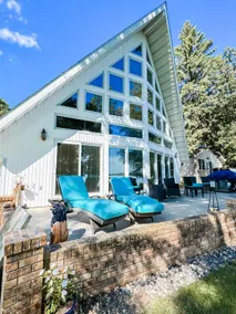 Family-Friendly Cabin with Stunning Lake Views - Image 2