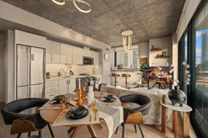 Calgary Tower View |King Bed | 2BR |AC |Gym - Image 2