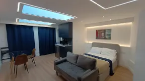 Little London House with Excellent Location - Image 5