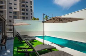 2BR Apartment with Pool, Gym & Terrace - Image 2