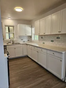 Downtown Culver upstairs apartment - Image 4