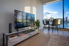 Vibrant Waterfront Docklands Living - Image 2