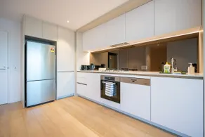 Vibrant Waterfront Docklands Living - Image 3
