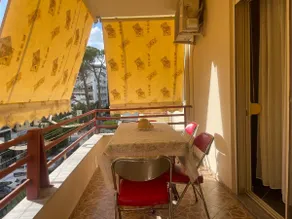 Cozy Beach Apartment - Image 5