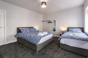 Maritime House One - 4BR for 10 Near City Centre - Image 2