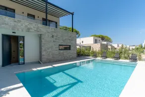 Luxury 3Bedroom Villa &Pool > Frontbeach Resort /1 - Image 3