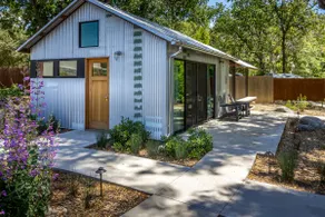 4 Bedrooms/4 Bath & Pet Friendly - River Front! - Image 3