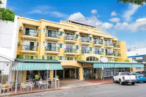 Sapphire Suite—Central Boutique Resort Vibes - Image 5