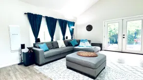 Serene & Private Wooded Retreat in Woodinville - Image 5