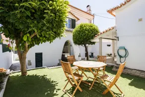 Arco Belém House with Private Garden and Barbecue - Image 4