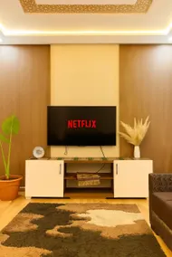 Air-conditioned 2-bedroom apartment, Wi-Fi, Netflix - Image 4