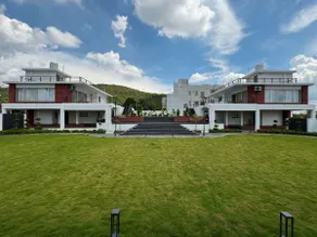 2 BR Villa with Scenic Hill Views & Pool (2/2) - Image 3