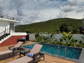 2 BR Villa with Scenic Hill Views & Pool (2/2) - Image 2