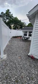 Comfy house on outskirts of town. - Image 3