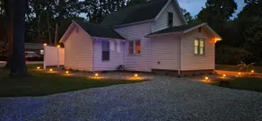 Comfy house on outskirts of town. - Image 2