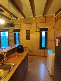 Family accommodation with beach access. - Image 5