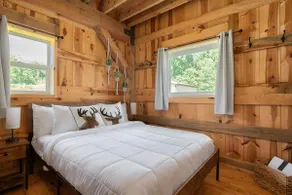 Peaceful Cabin Escape • Stargazing & Nature - Image 2