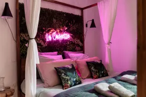 La Cachette • Air conditioning, hot tub & tantra - Image 2