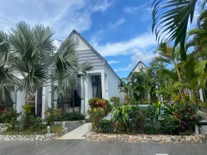 Blue Pearl Bungalow - Balcony - Image 4