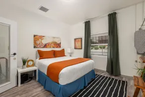 The Gallery: Artistic Retreat Central Tucson Epic - Image 2