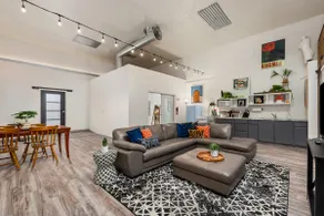 The Gallery: Artistic Retreat Central Tucson Epic - Image 4
