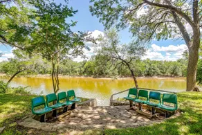 Hideaway River House Glen Rose - Sleeps 13 - Image 2