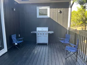 Private Modern Urban Retreat - Image 4