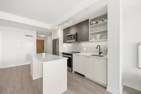 Central 3BR Penthouse • City Views + Parking - Image 3