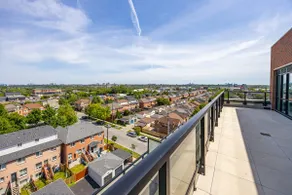 Central 3BR Penthouse • City Views + Parking - Image 5