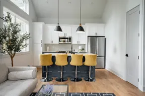 Inner City Hideout: Serenity with Big Nature Views - Image 2