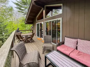 Treetop Retreat | Grill | Wood Stove | Pvt Deck - Image 5