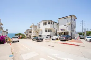 Ocean Views! 3 Mins Walk to Strand&Beach + Parking - Image 5