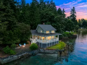 Historic Beach Cottage on The Puget Sound - Image 2